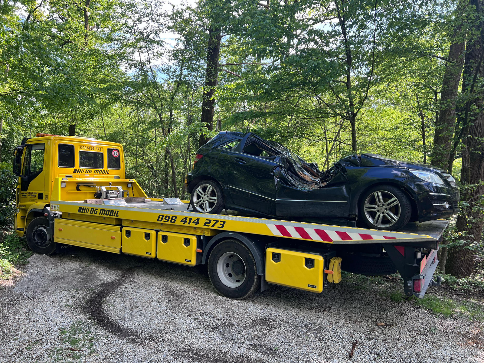 Prijevoz oštećenog vozila nakon nezgode — DGMOBIL 0-24